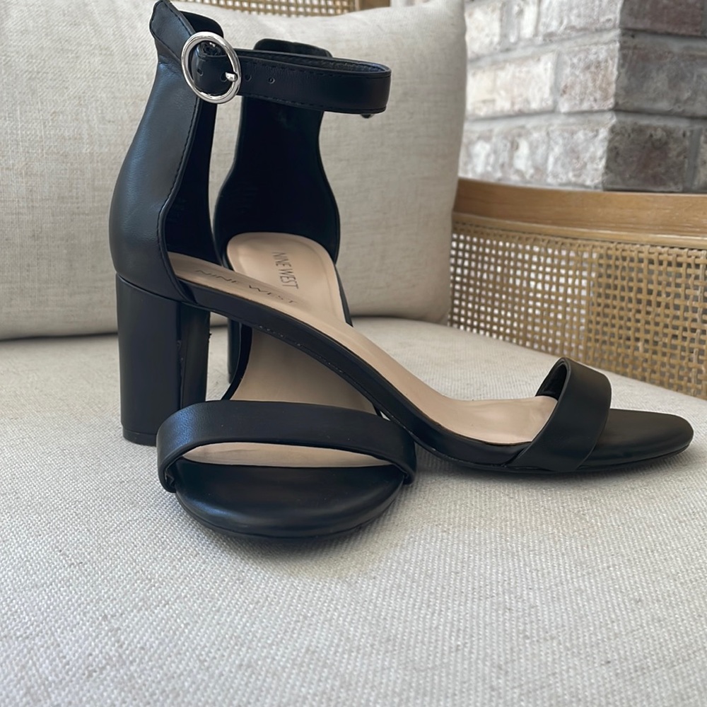 Like new Nine West black heels